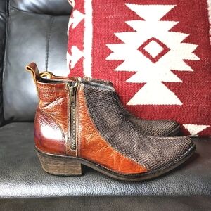 FREE PEOPLE Stylish Brown Leather Ankle Boots Size 38